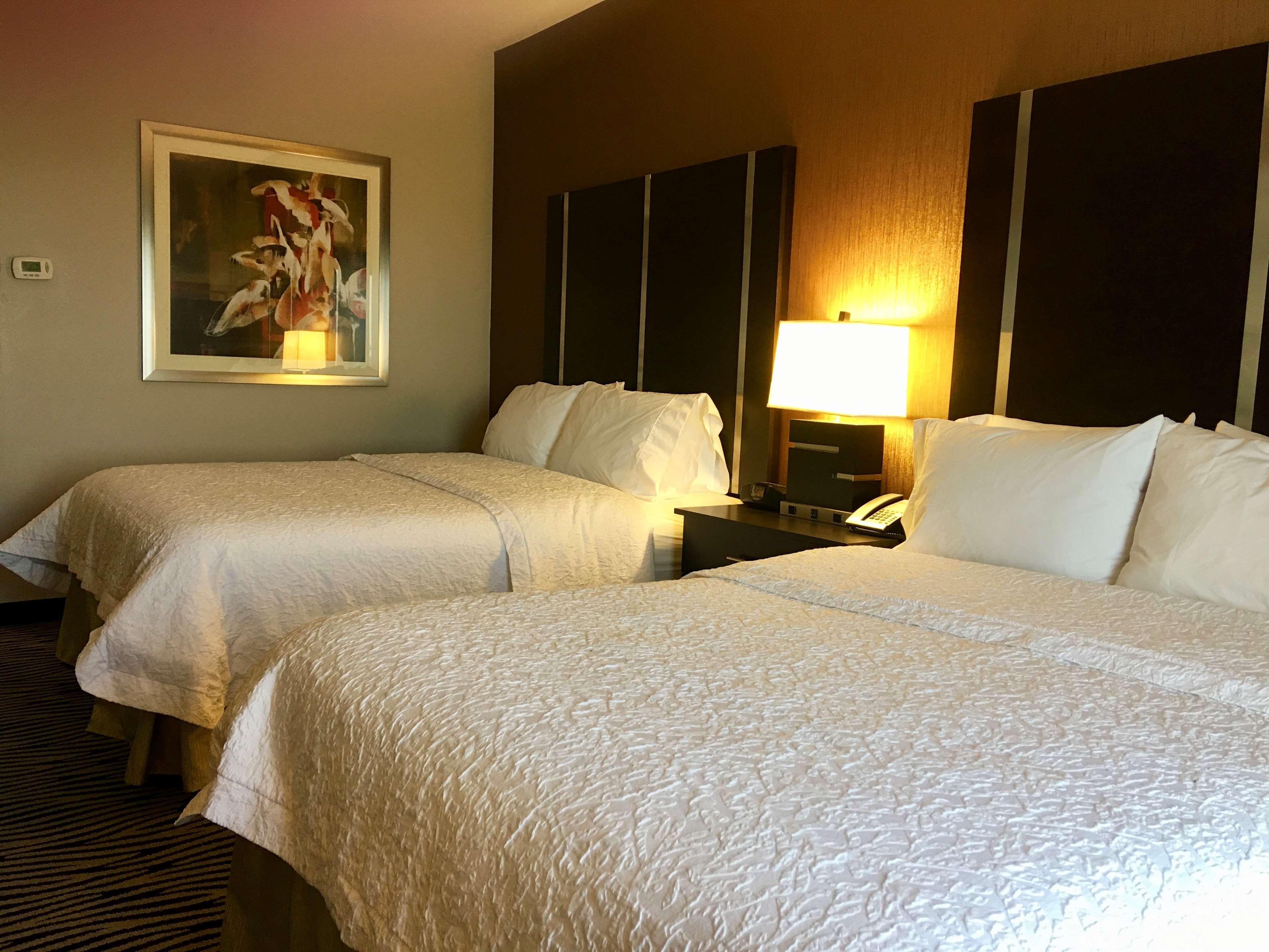 Hampton Inn And Suites Tulsa Central Exterior foto
