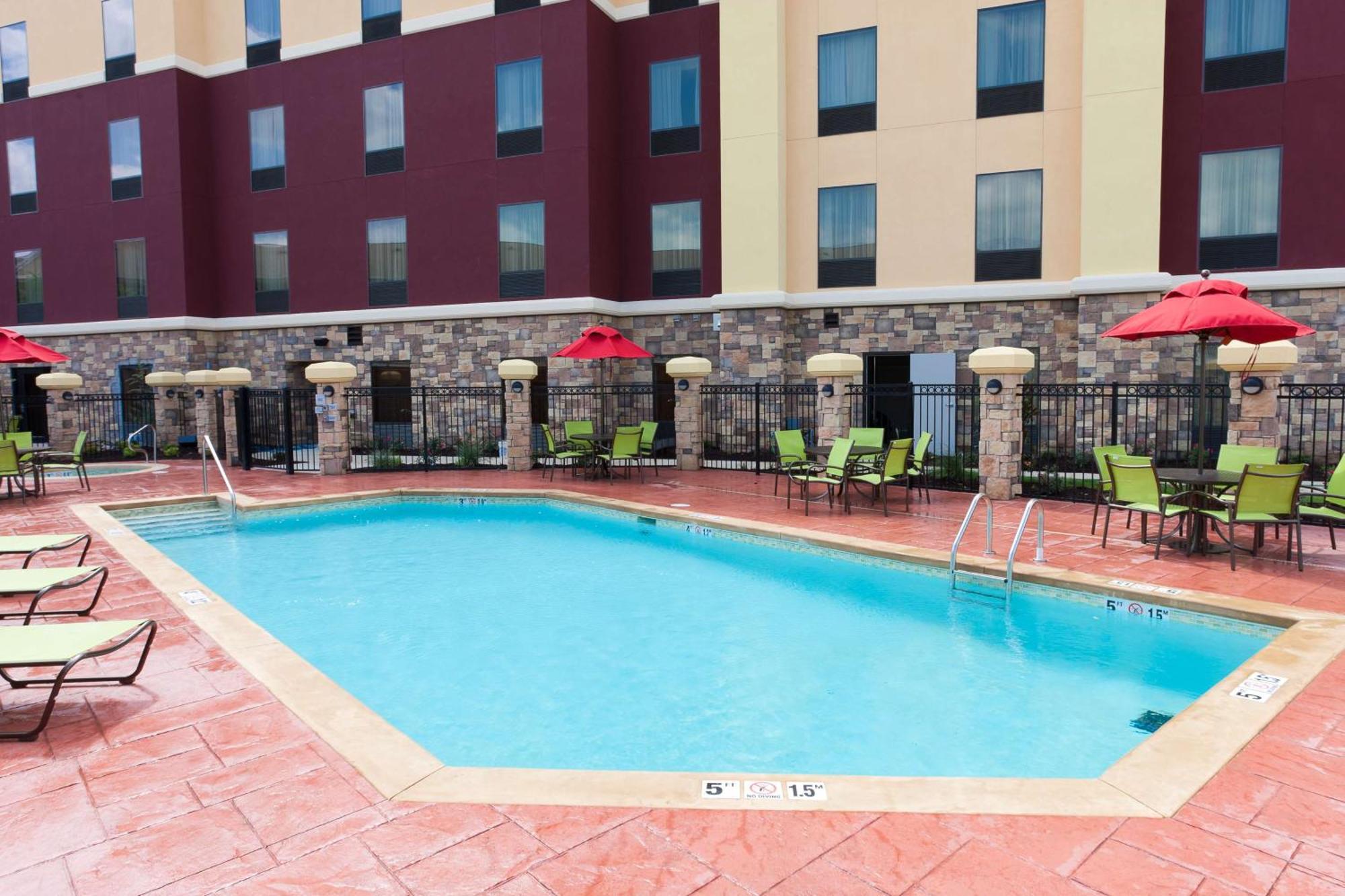 Hampton Inn And Suites Tulsa Central Exterior foto