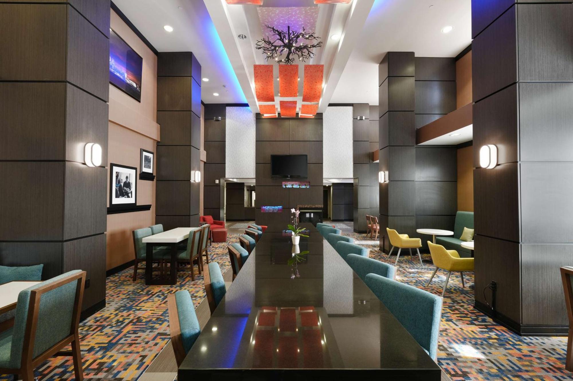 Hampton Inn And Suites Tulsa Central Exterior foto