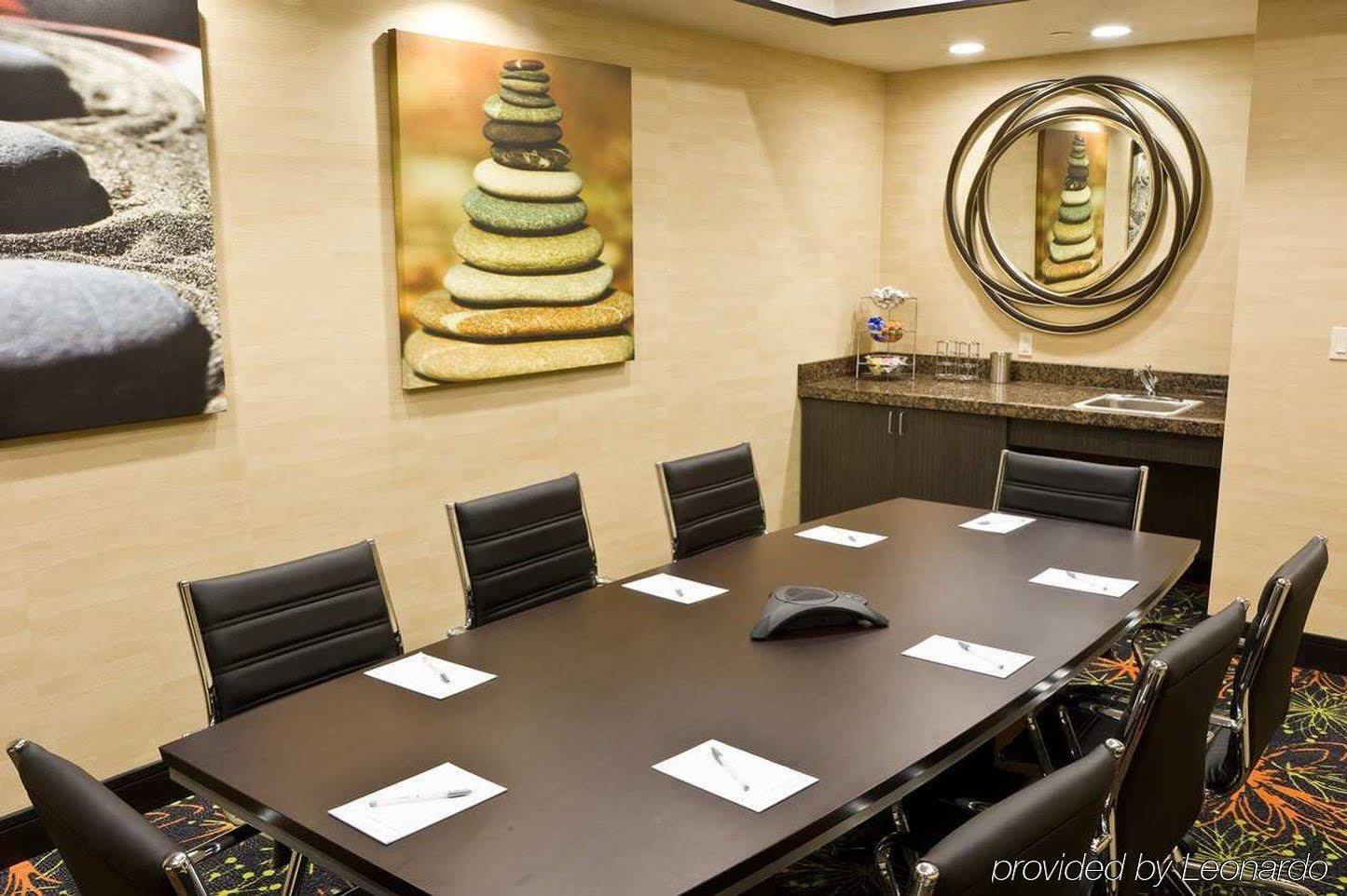 Hampton Inn And Suites Tulsa Central Einrichtungen foto